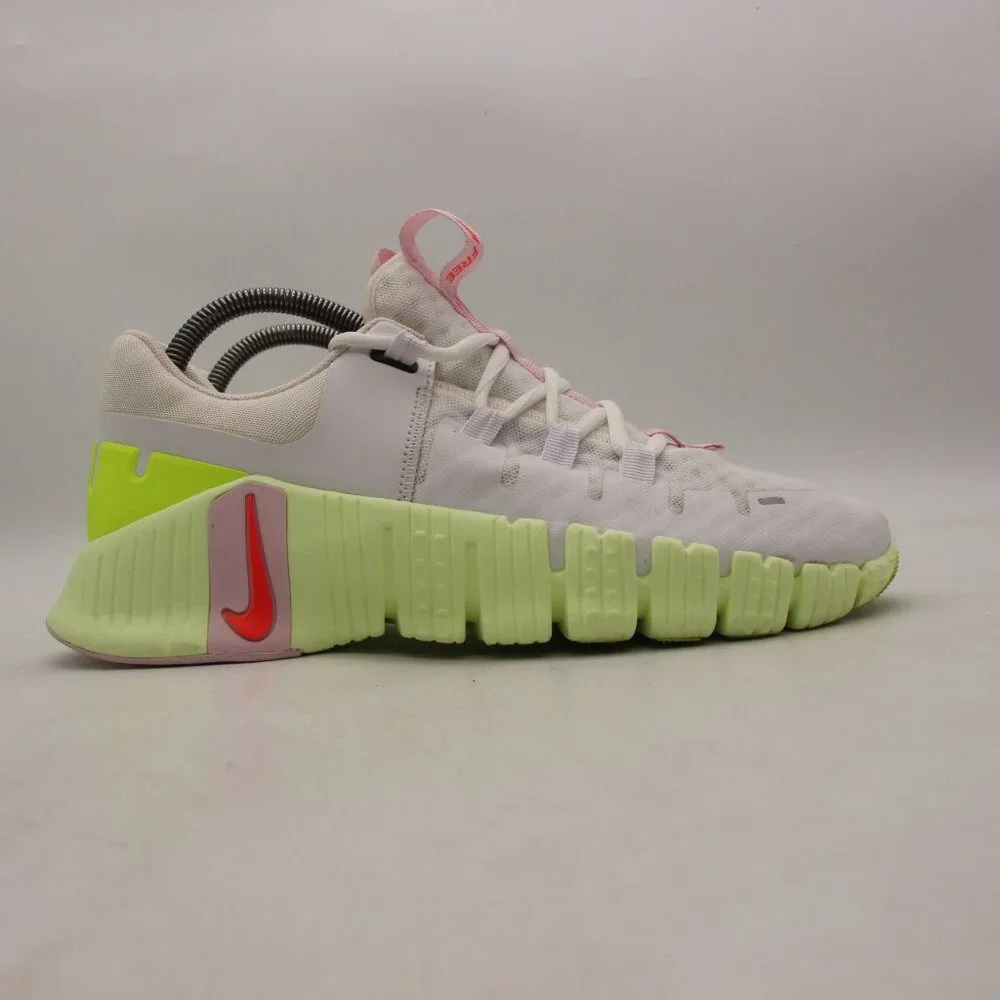 Nike Free Metcon 5 Women’s Size 9 Running Training White Barely Volt Sneakers